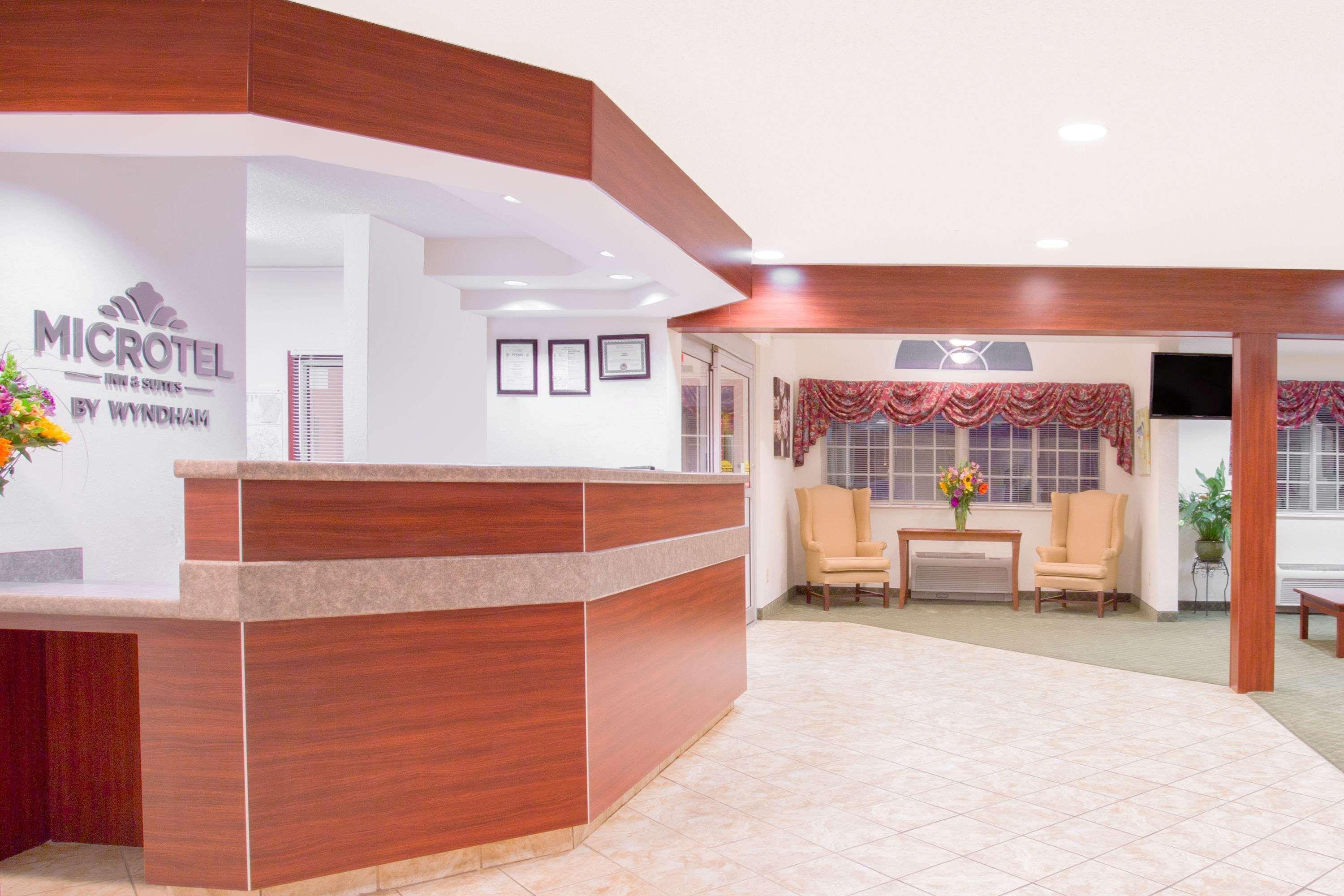 Microtel Inn And Suites Gassaway Eksteriør bilde